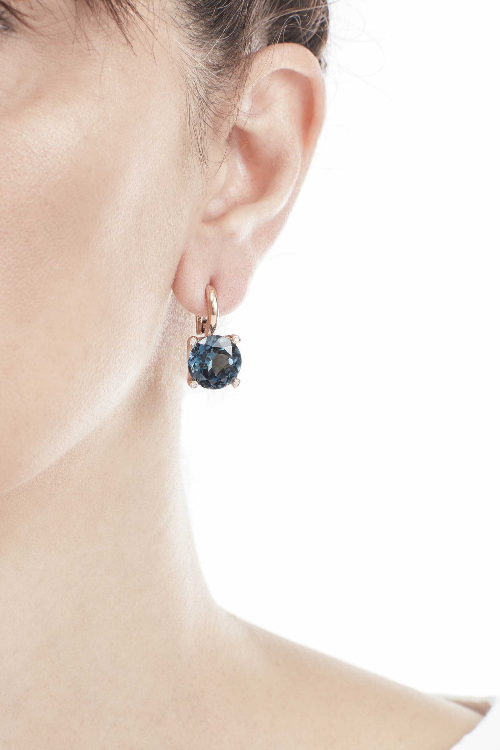Orecchini Pomellato Nudo Mini con Topazio Blu London
